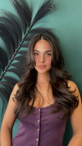 Glamouröses Hairstyling mit offenen Volumenwellen – Farah Hairdesign Aachen